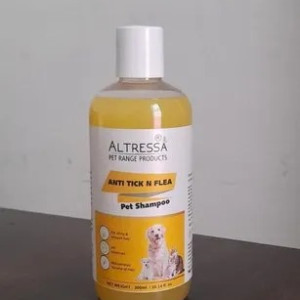 Altressa Anti Tick N Flea Pet Shampoo, Packaging Size: 300 Ml